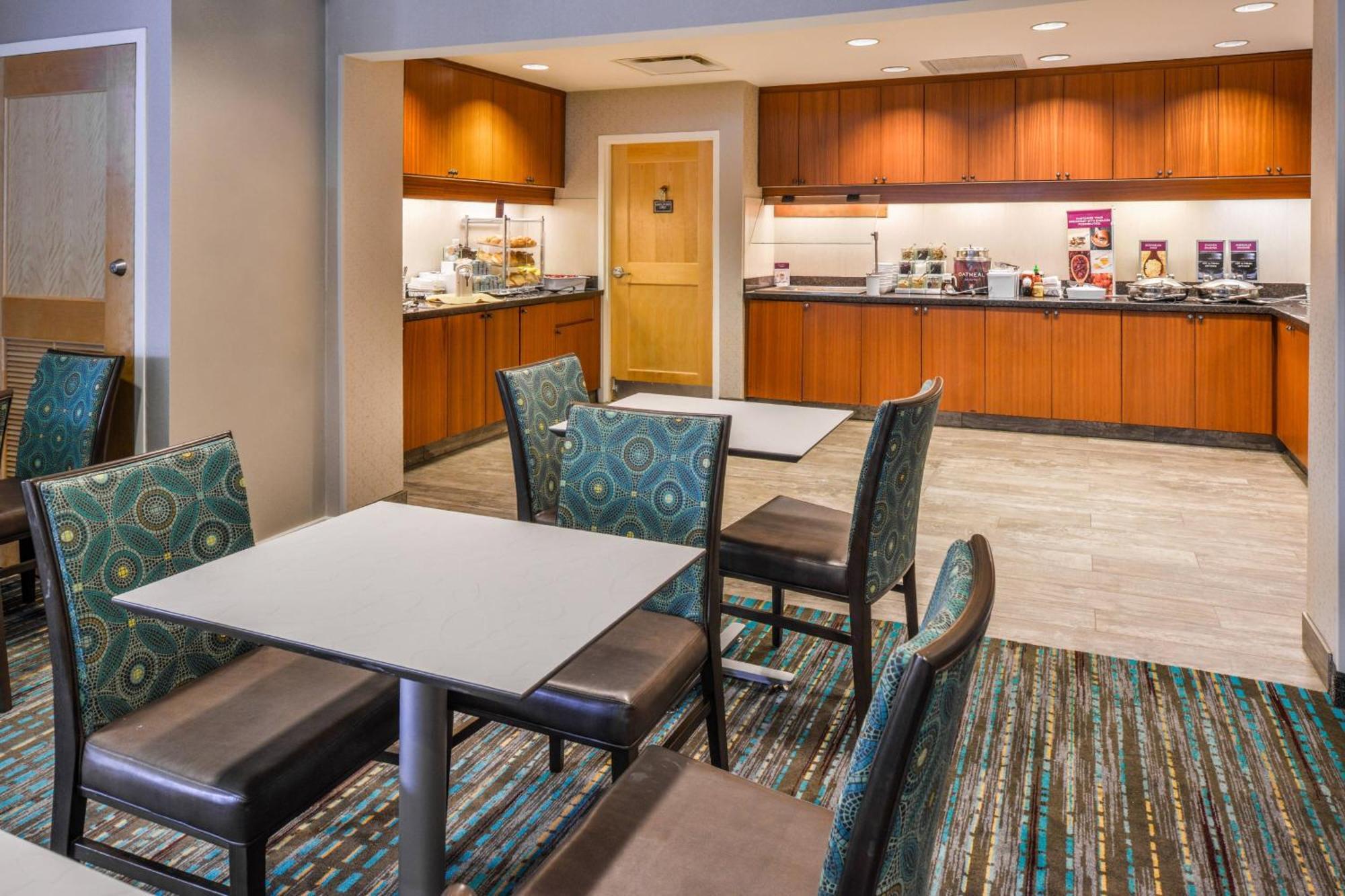 Hotel By Marriott