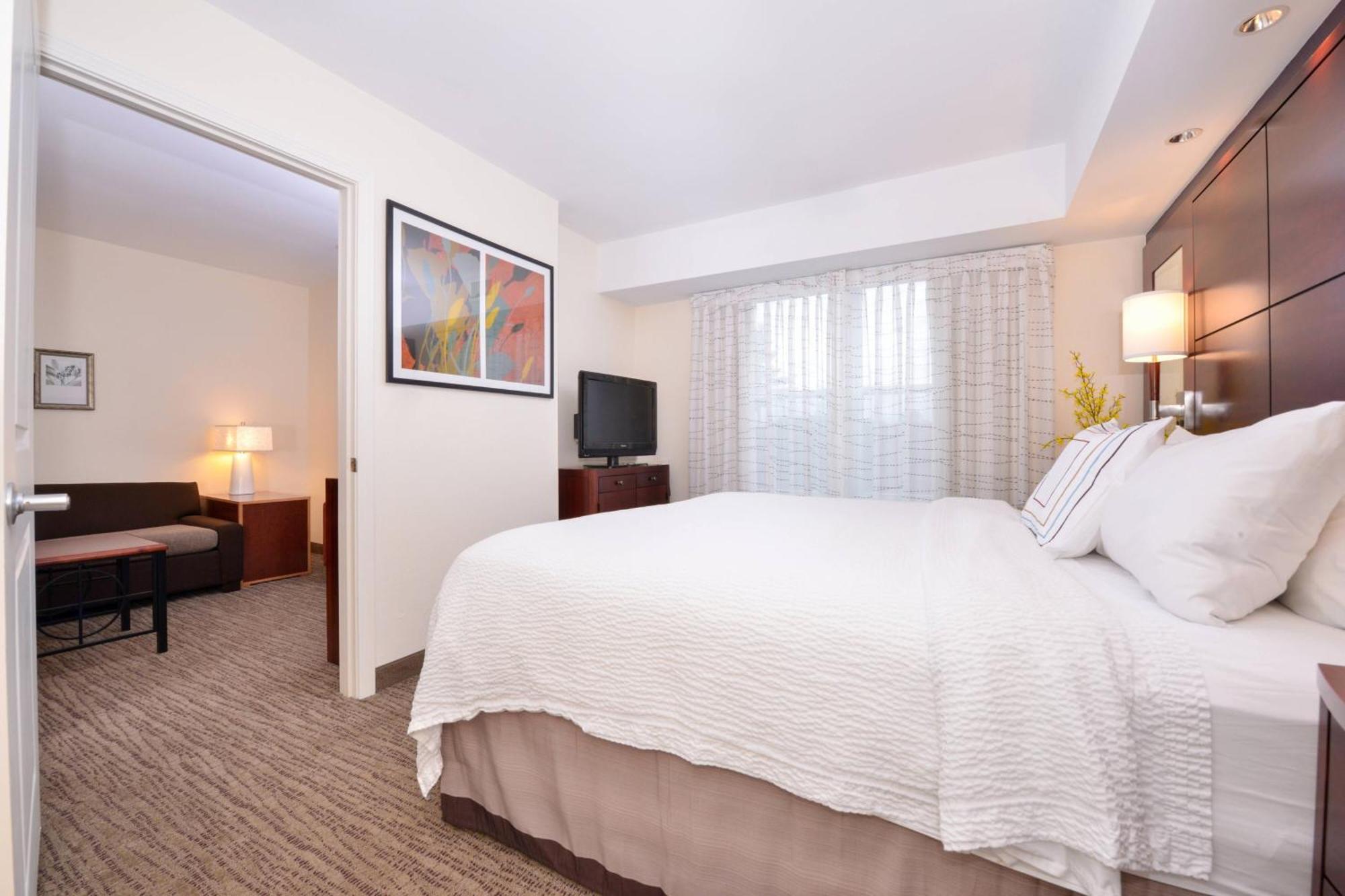 By Marriott North Conway