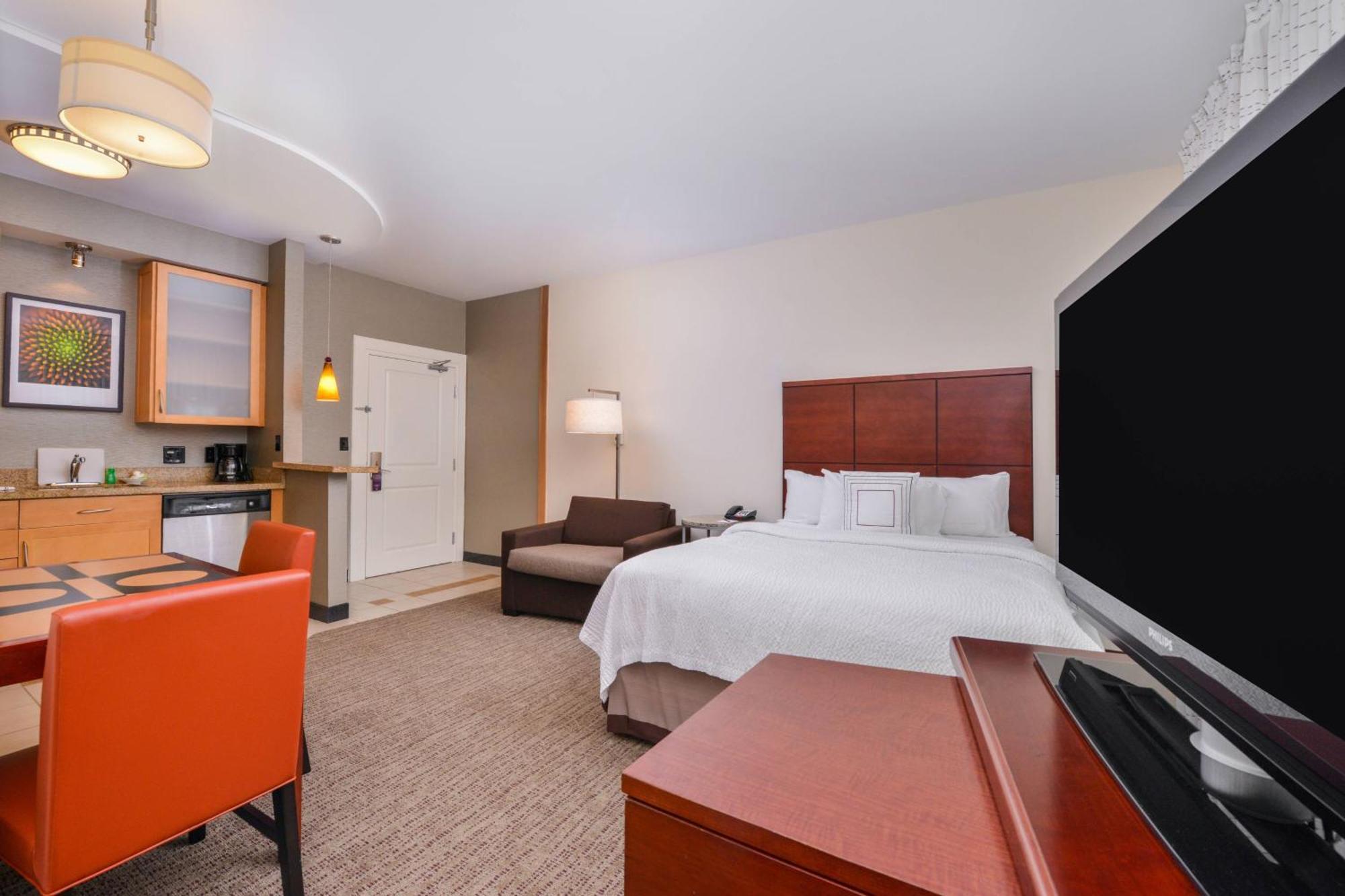 By Marriott North Conway