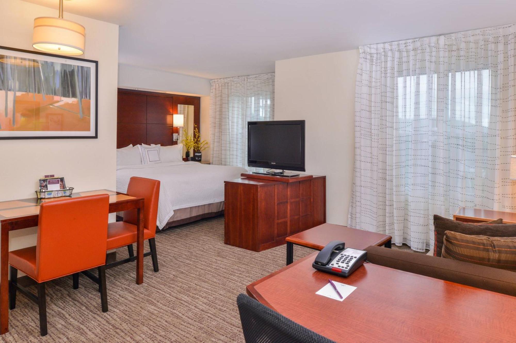 By Marriott North Conway