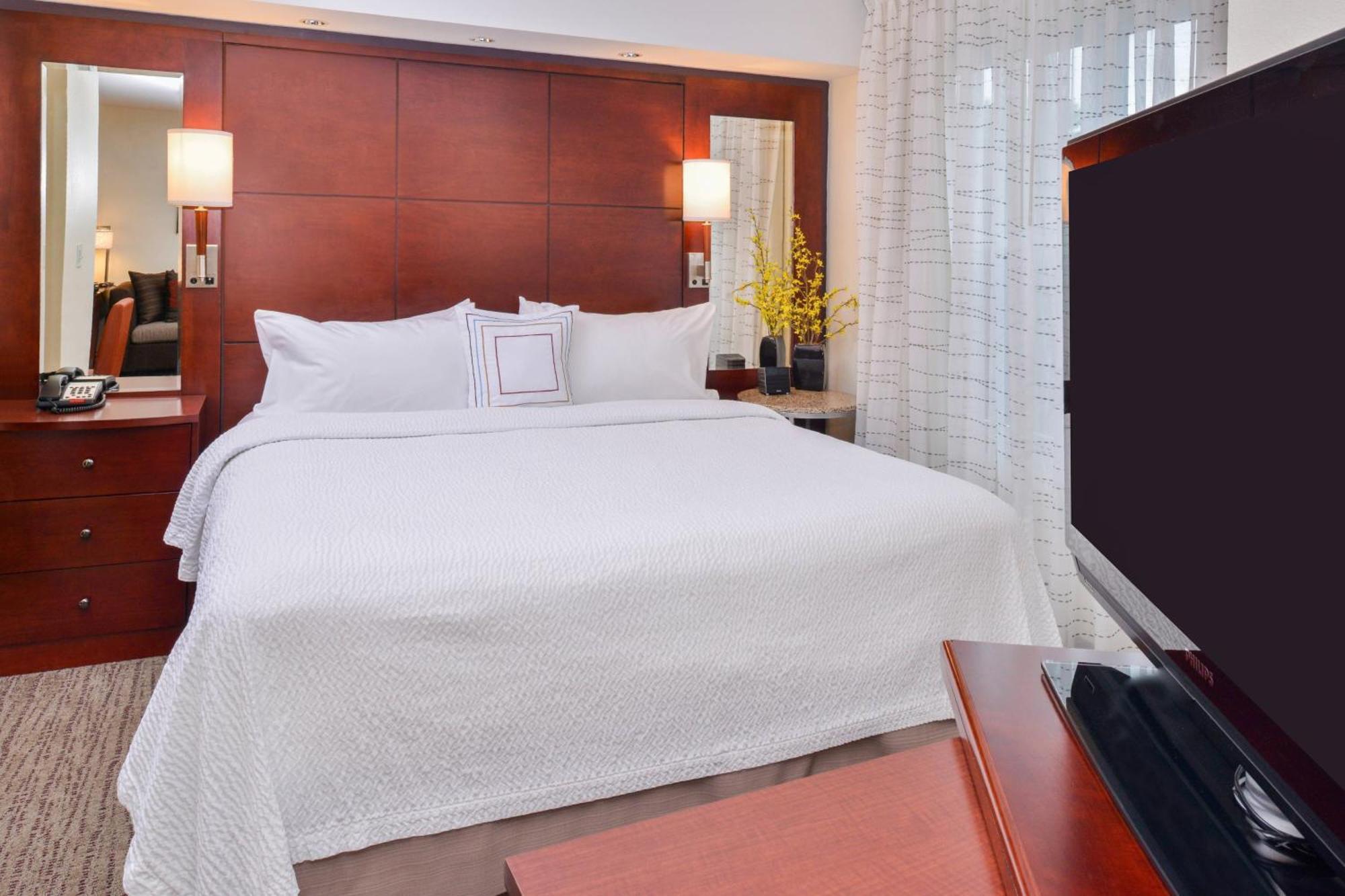 Hotel By Marriott