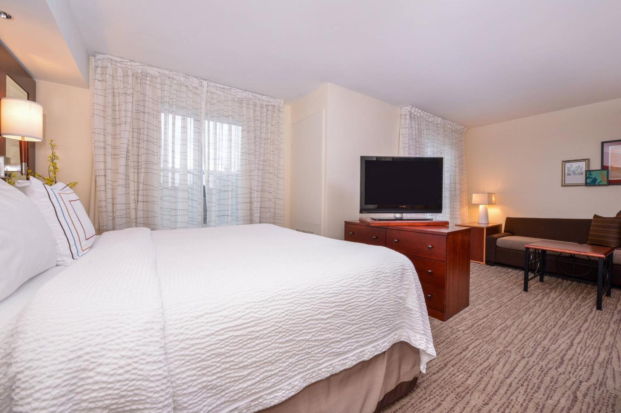 By Marriott Hotel 3*