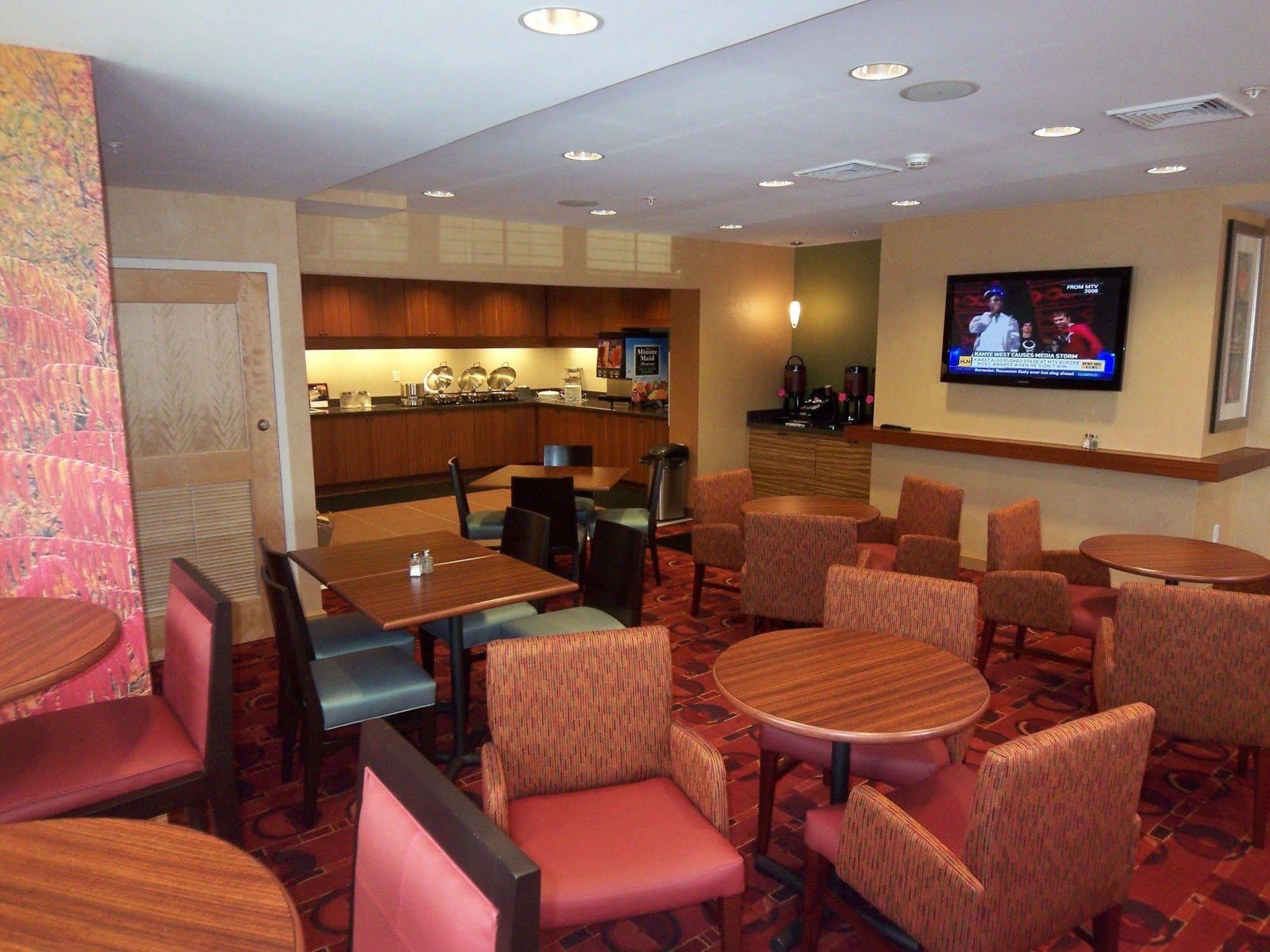 Hotel By Marriott