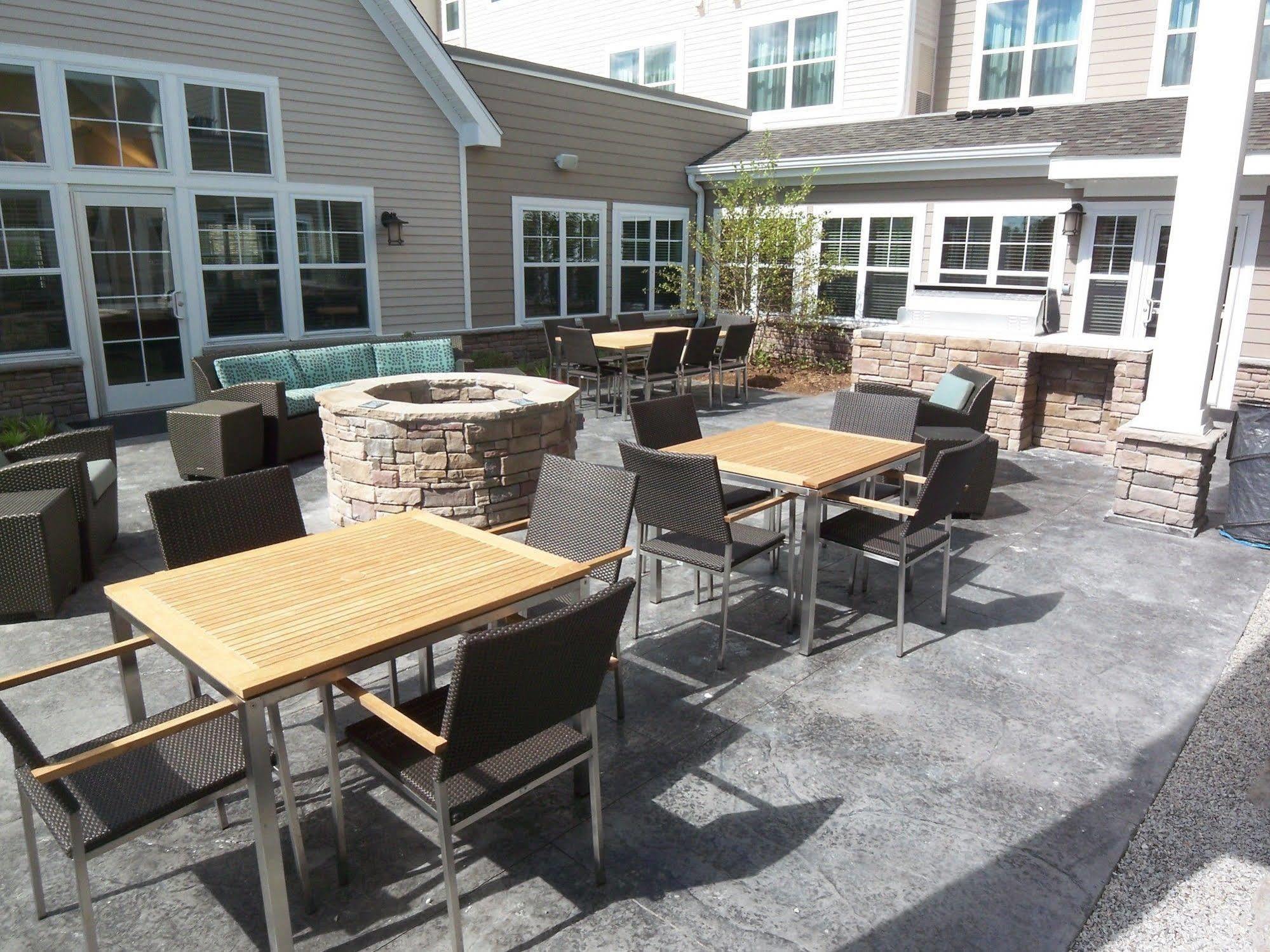 By Marriott North Conway